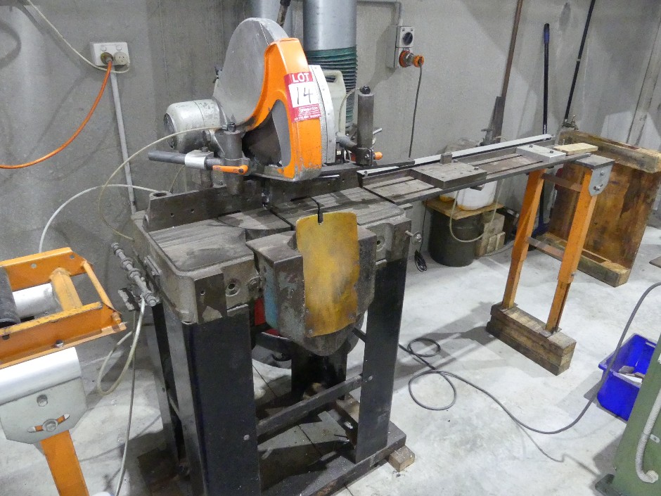 <p>Cold Cut Saw with Feed Stand</p>