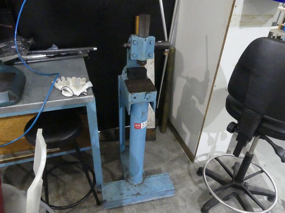 John Heine 132A Mobile Pedestal Manual Rivet Press