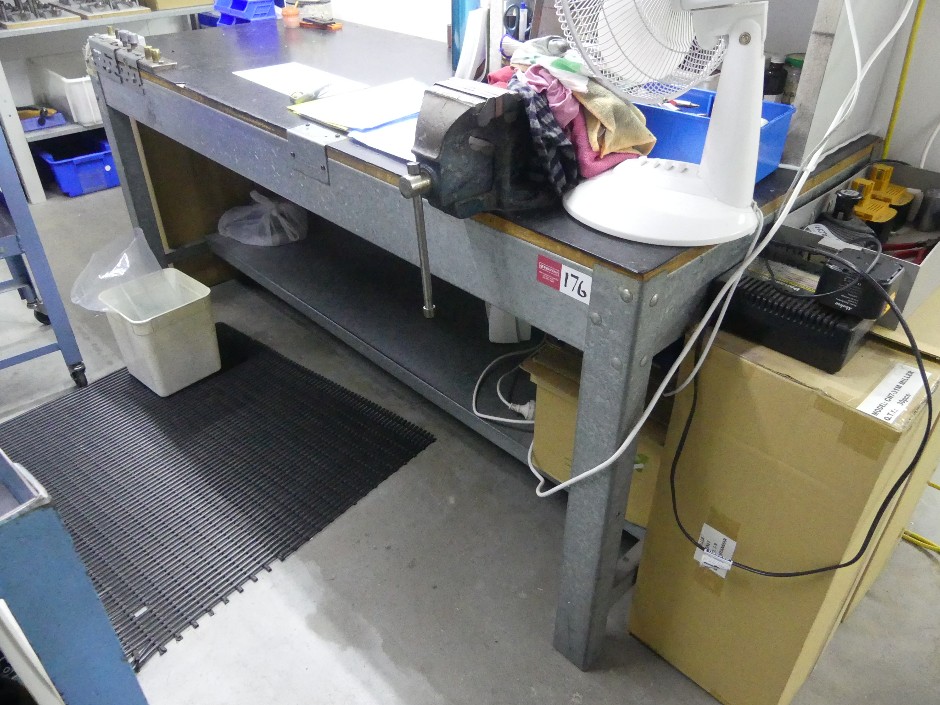 <p>Reflex Mega Bench Workshop Bench</p>