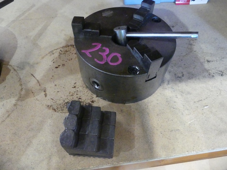 <p>Bernard 3 Jaw Lathe Chuck</p>