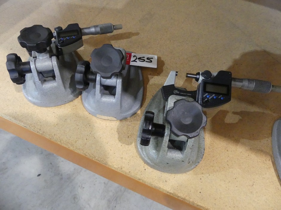 <p>Micrometer Stands (Qty 3)</p>