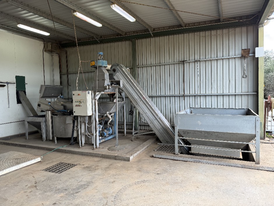 <p>2014 Pieralisi Circa Olive Processing Plant</p>