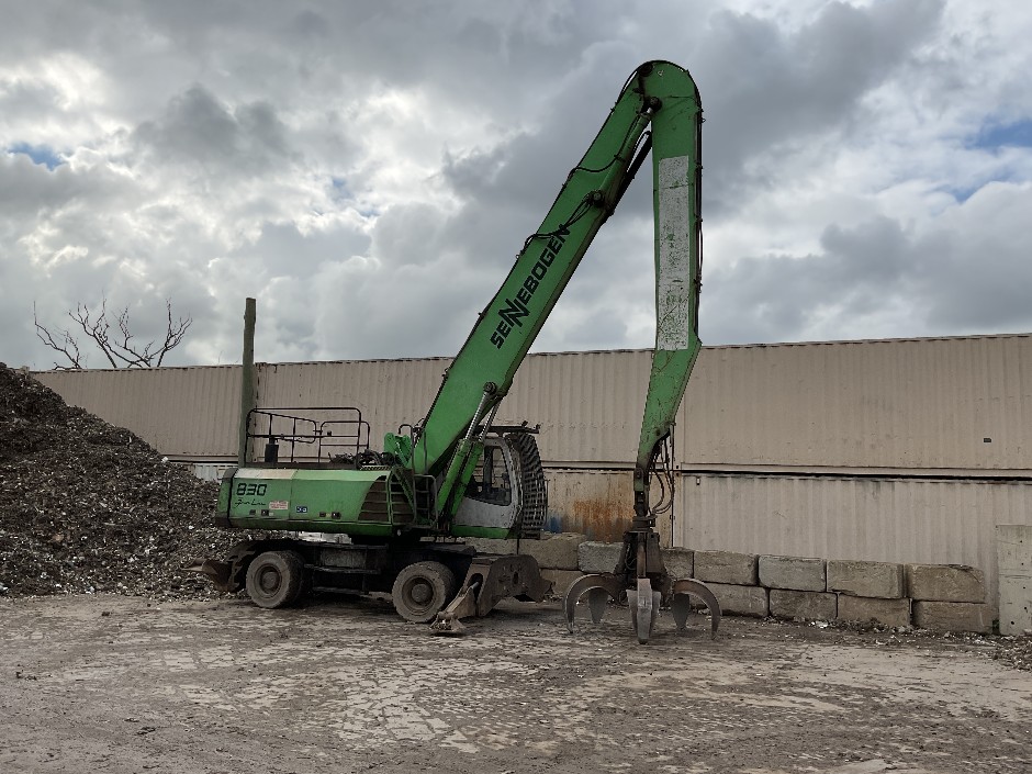 <p>2010 SENNEBOGEN 830 Materials Handler</p>
