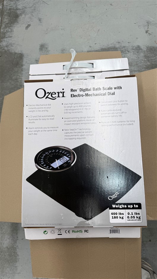 8 x Ozeri Bathroom Scales in Black or White.