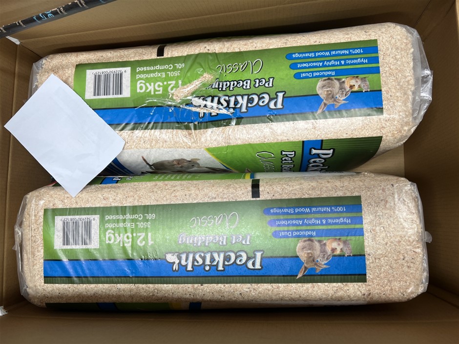 2 x PECKISH Pet Bedding. NB: Photo as is. Some Not in Original Packaging, S
