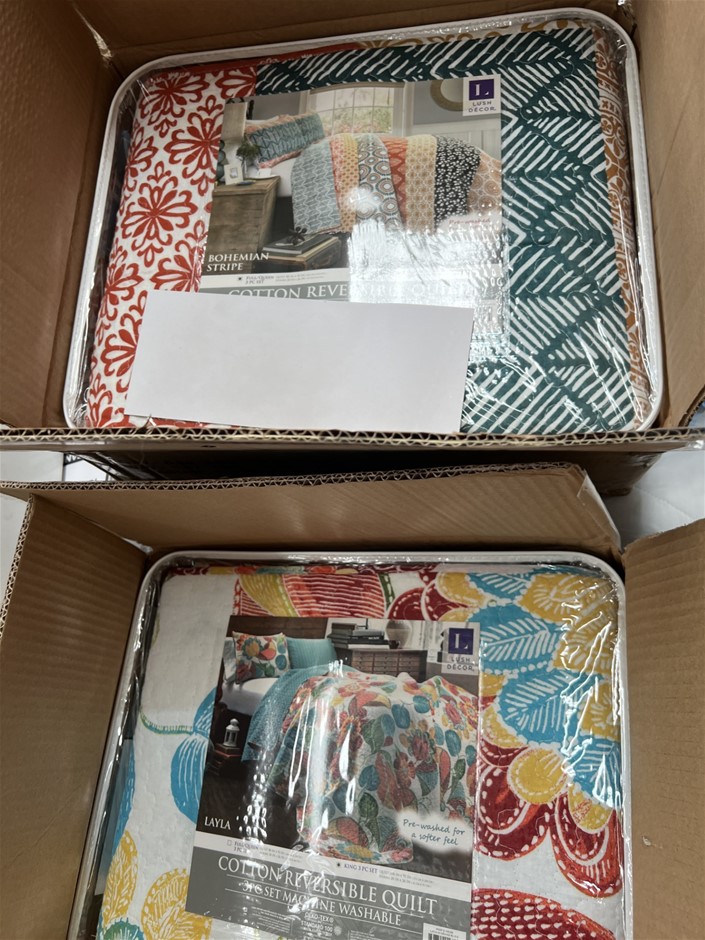 2 x LUSH DÉCOR Cotton Reversible Quilt, King.
