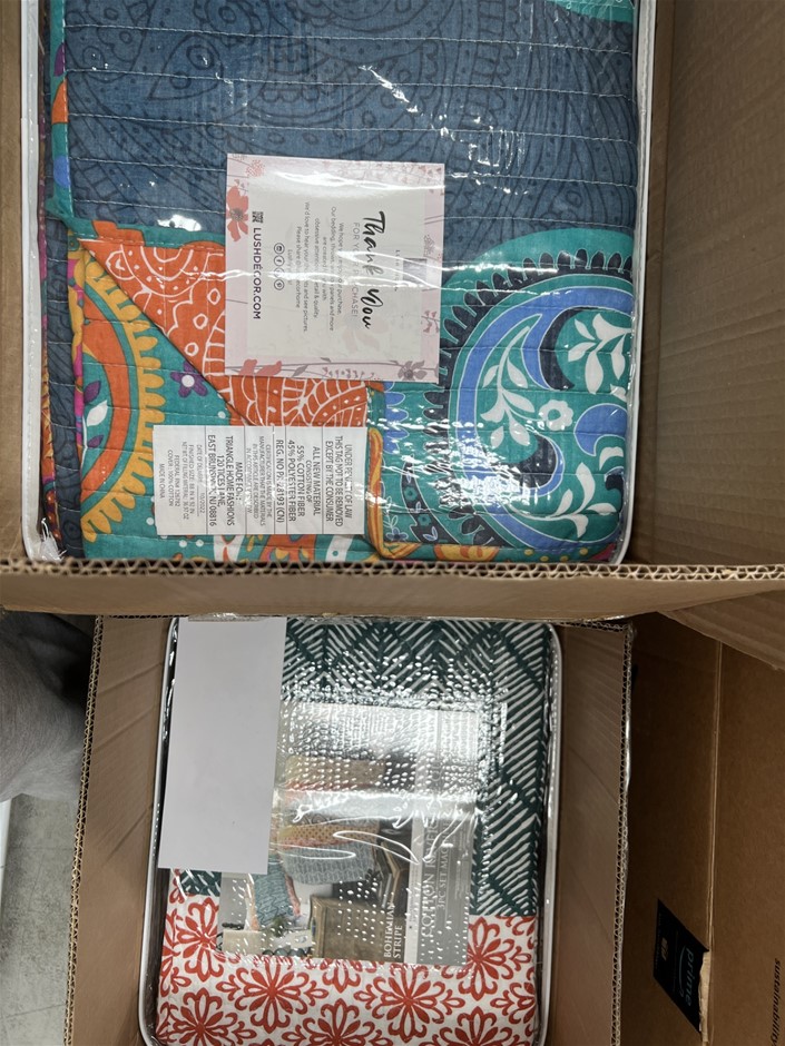 4 x LUSH DÉCOR Cotton Reversible Quilt, King.