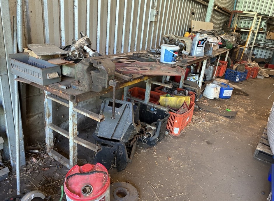 <p>Contents Of Workbench</p>