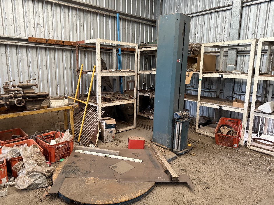 <p>Pallet Wrapping Machine</p>
