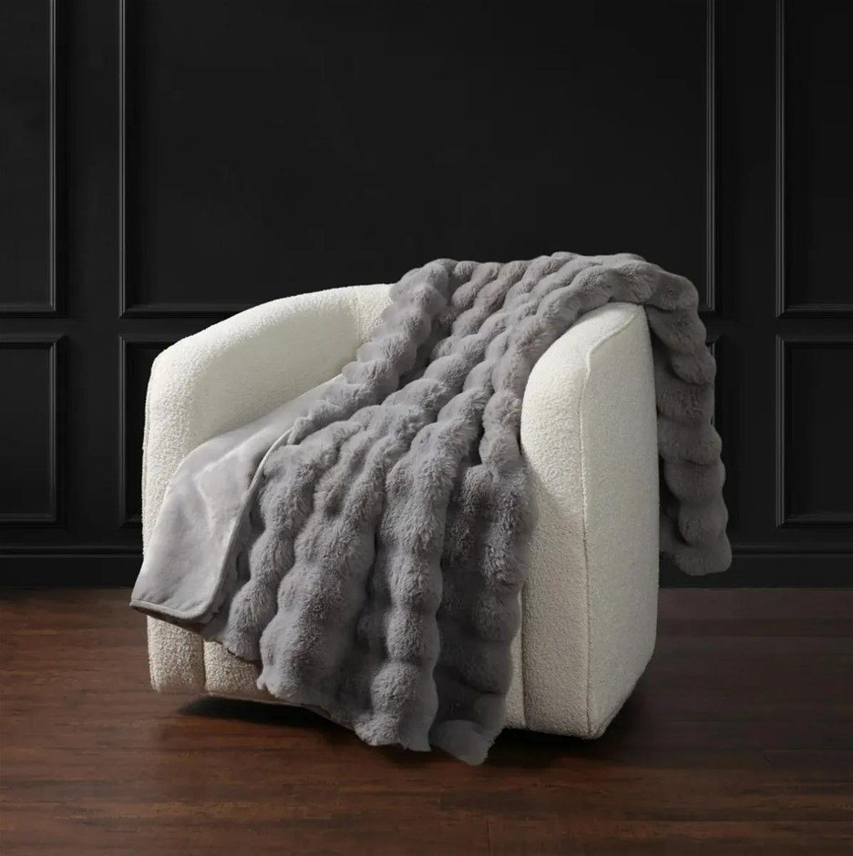 HOUSE & HOME Luxe Throw, Grey. NB: Not in original packaging, shop soiled,