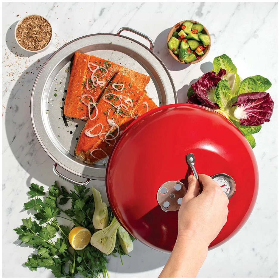 NORDIC WARE Deluxe Kettle Smoker w/ 5 Woodchip Flavours. NB: Minor use. Bu