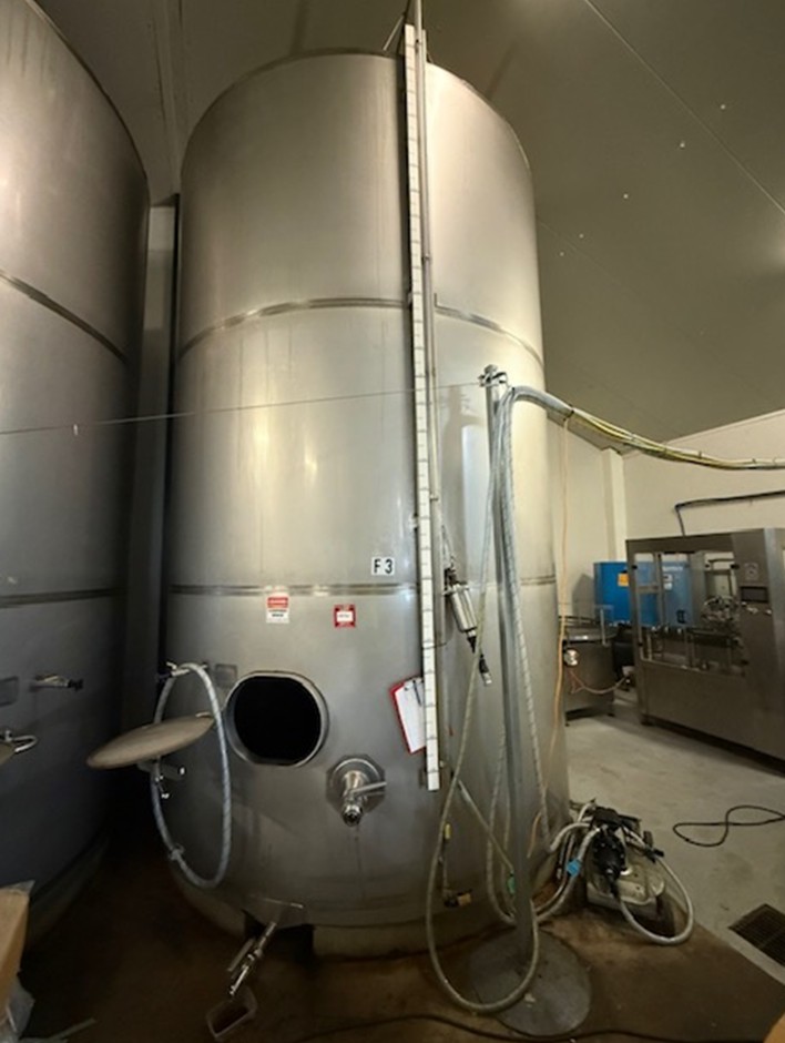<p>30,000 Litre Stainless Steel Storage Tank</p>