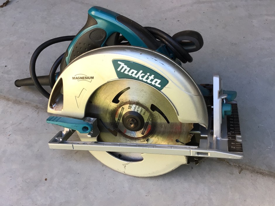 Makita 5007MG Circular Saw