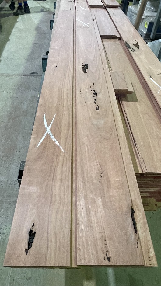 330.8 lm Meters Mixed Reds Shiplap #171368