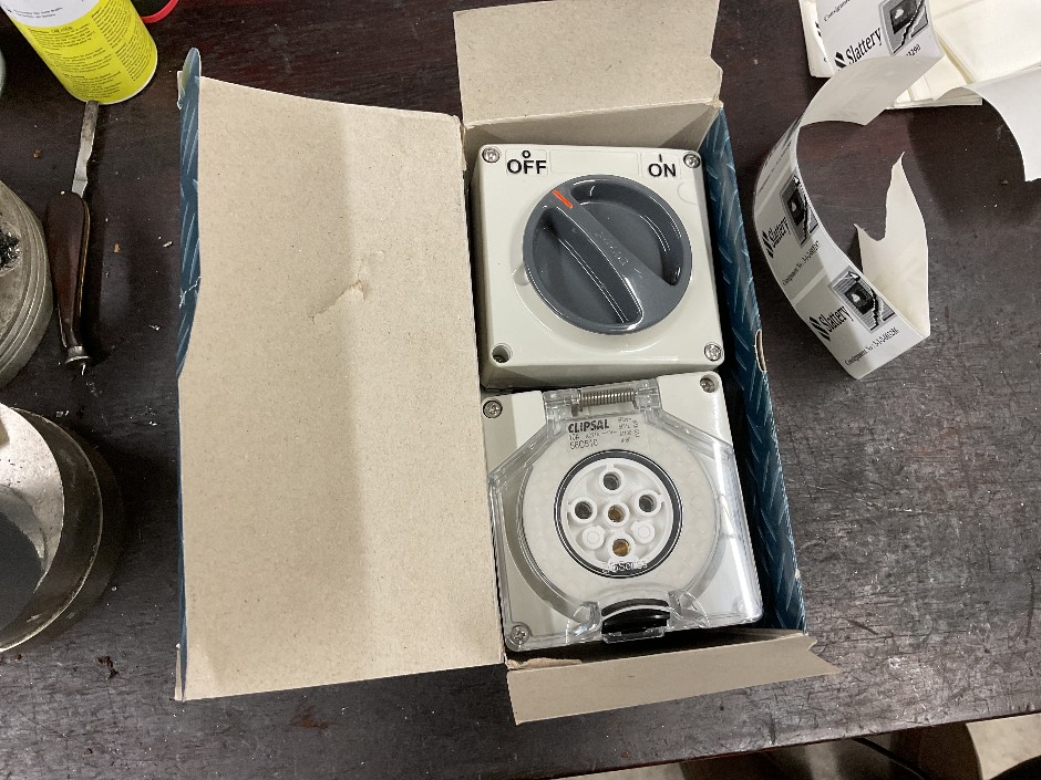 3 Phase Power Outlets (x6)