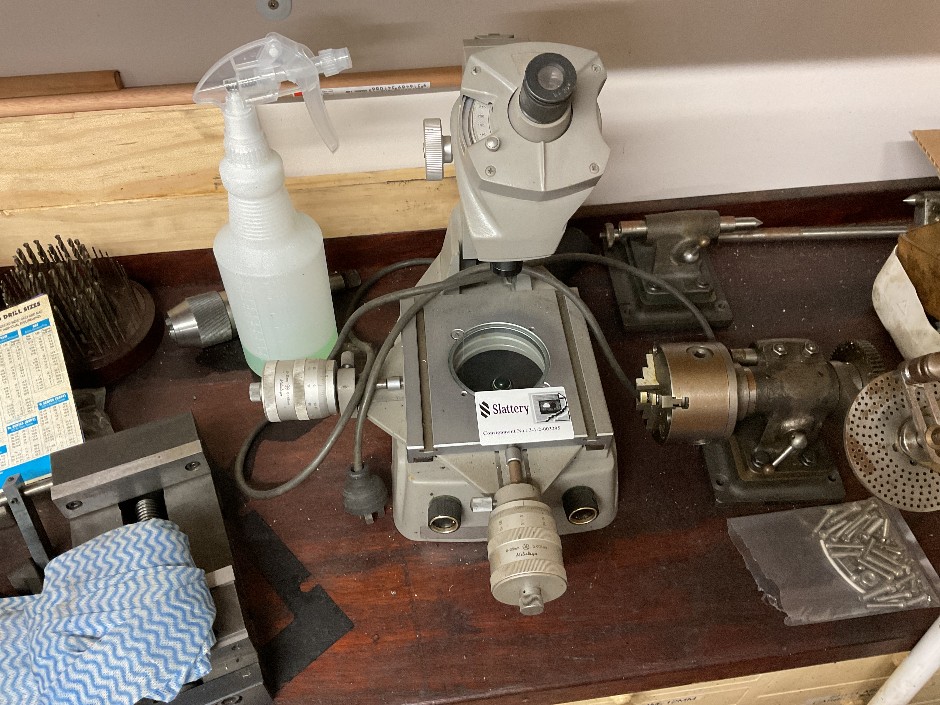 Mitutoyo Toolmakers Microscope