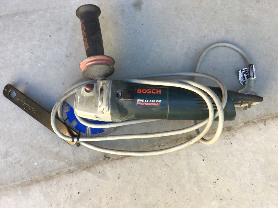 <p>Bosch GWS 14-125 Professional Grinder</p>