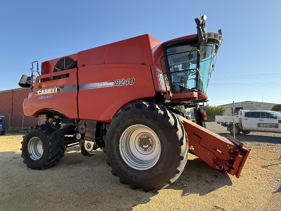 2015 Case IH 8240 Combine Harvester