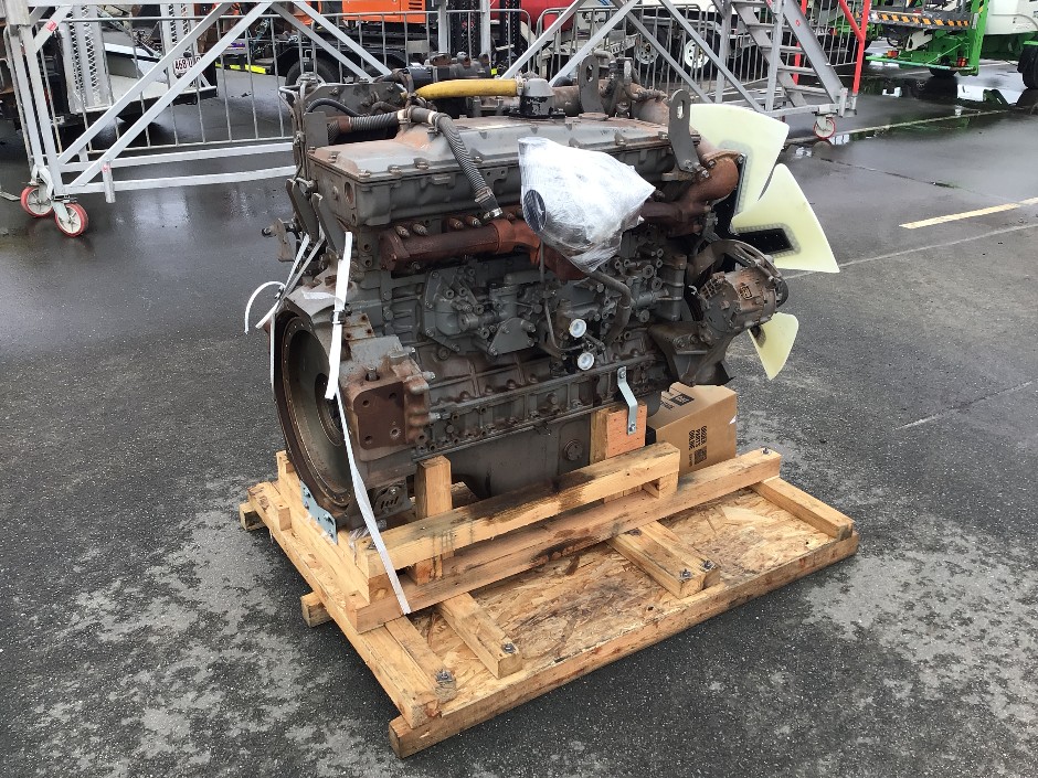 <p>Isuzu 6 Cyl. Turbo Deisel Engine</p>