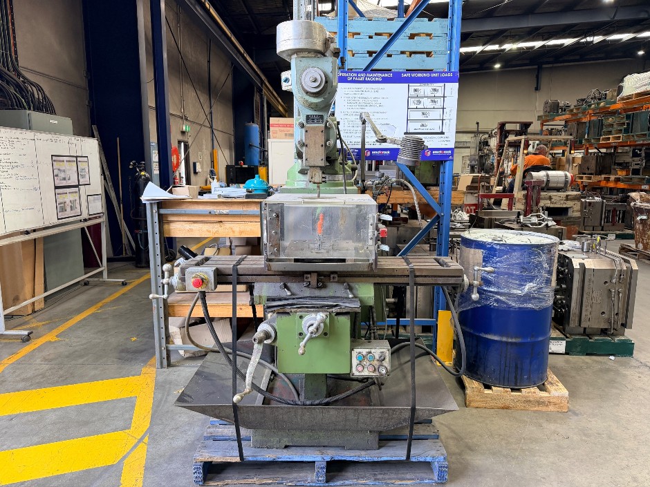 Regal M38 Vertical Milling Machine