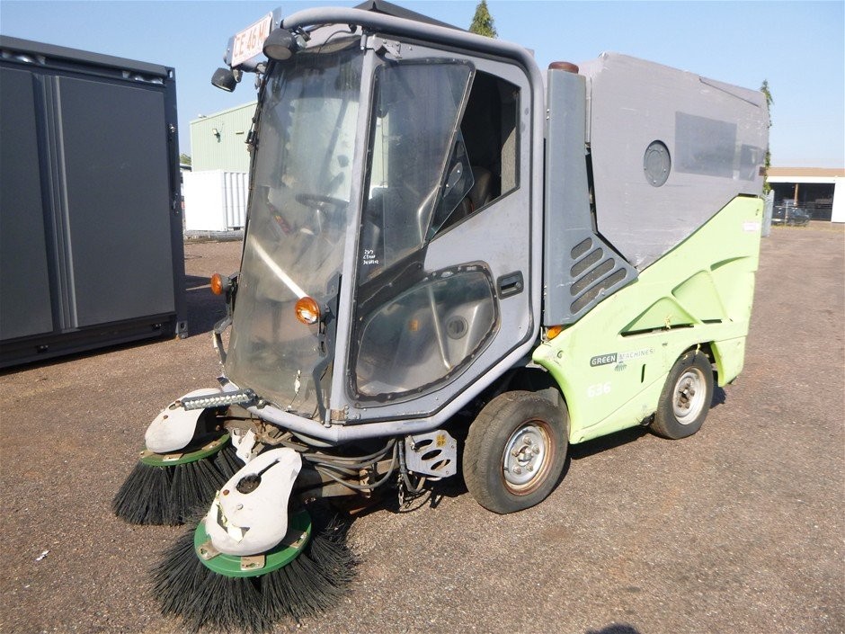 Green Machine 636 Street Sweeper