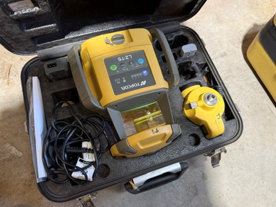<p>Topcon LZ-T5 Laser Transmitter</p>