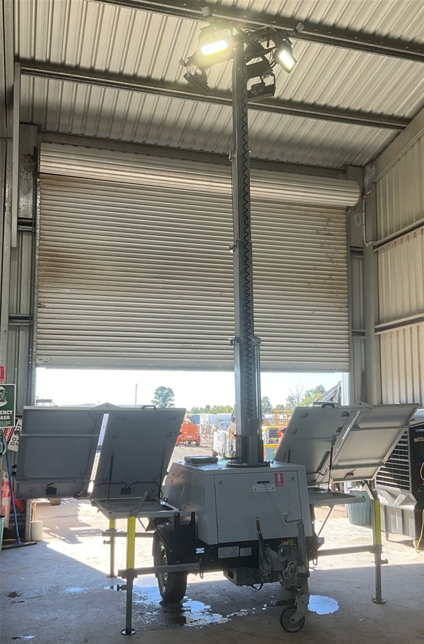 SMC TL55 Lighting Tower - 240w - LED Solar - Chinchilla