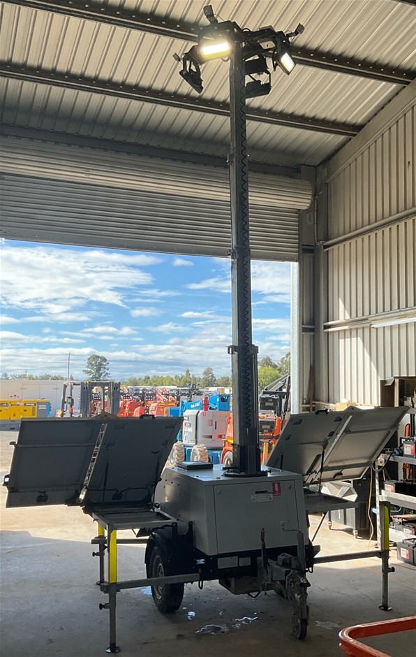 SMC TL55 Lighting Tower - 240w - LED Solar - Chinchilla