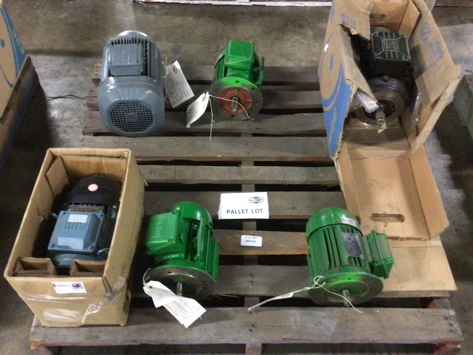 <p>Pallet of Motors</p>