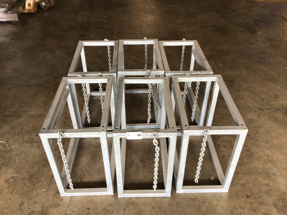 <p>6 x Steel Construction Control Panel Cage with 2 Chains</p>