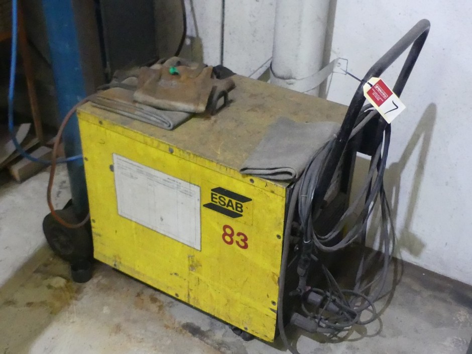 <p>ESAB DTA 200 TIG Welder (mobile)</p>