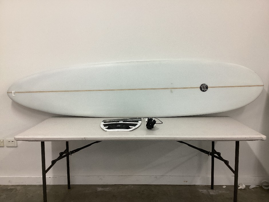 8’0” Beach Beat Surfboard & Accessories