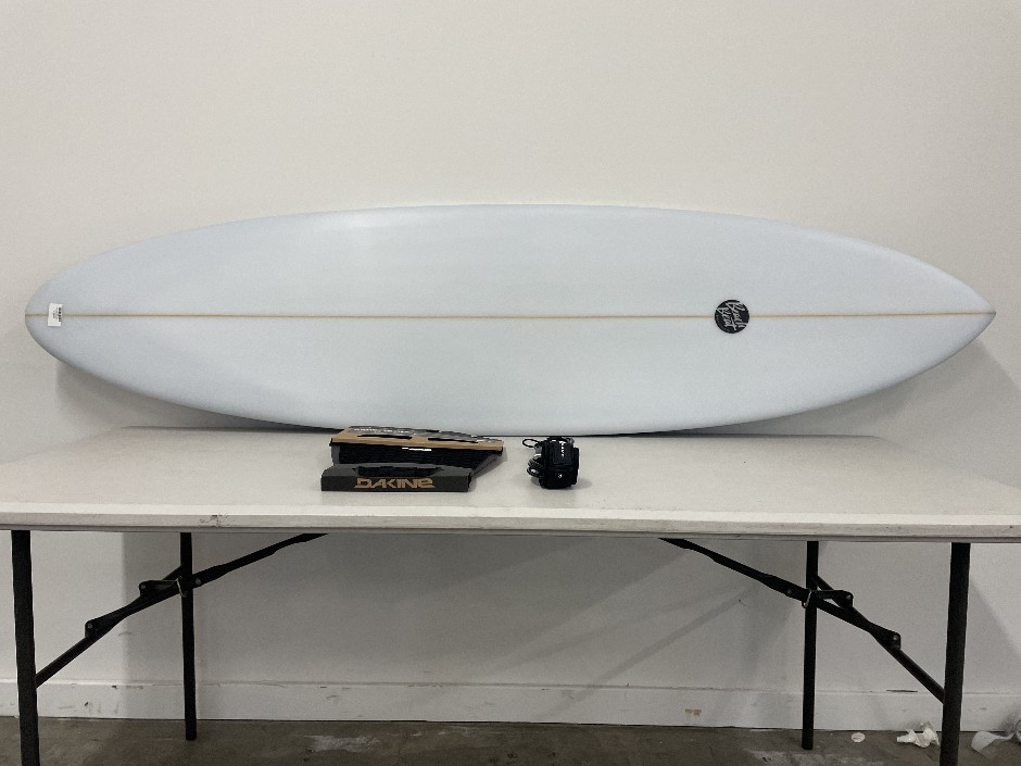 7’0” Beach Beat Hip Star Twin Surf Board & Accessories