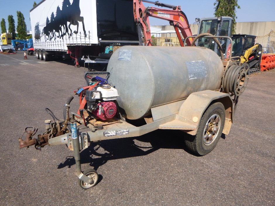 <p>Trailer Mounted Water Cart</p>