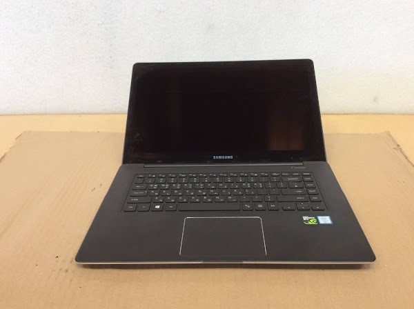 SAMSUNG NT930Z5L-X716 Laptop i7-6700HQ 16GBRAM/256GB Black