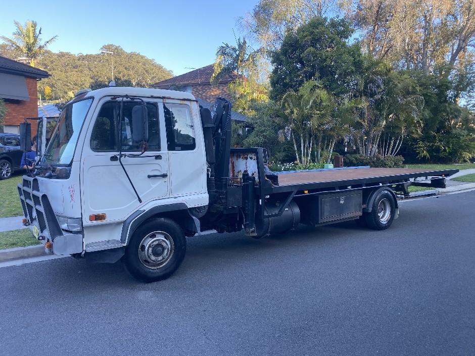 1998 Nissan UD MKB210   4x2 Tilt Tray Crane Truck