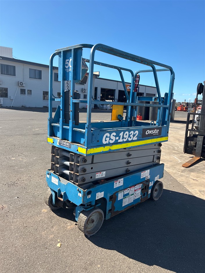 2016 Genie GS1932 Scissor Lift - 19ft (5.7m) - Electric - Gladstone