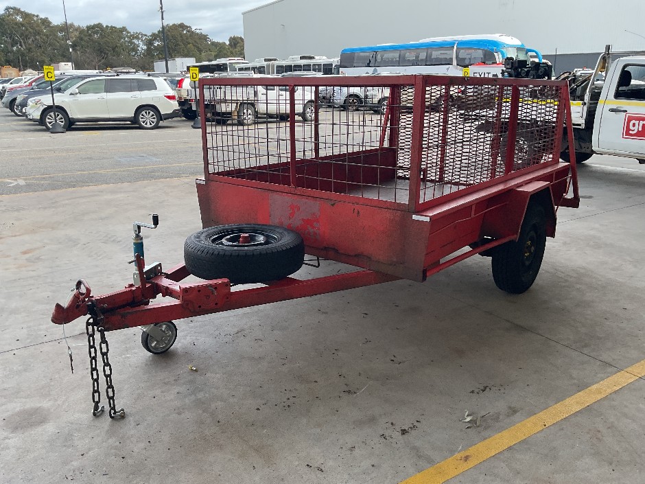 2010 Box Top U-Tow Trailer