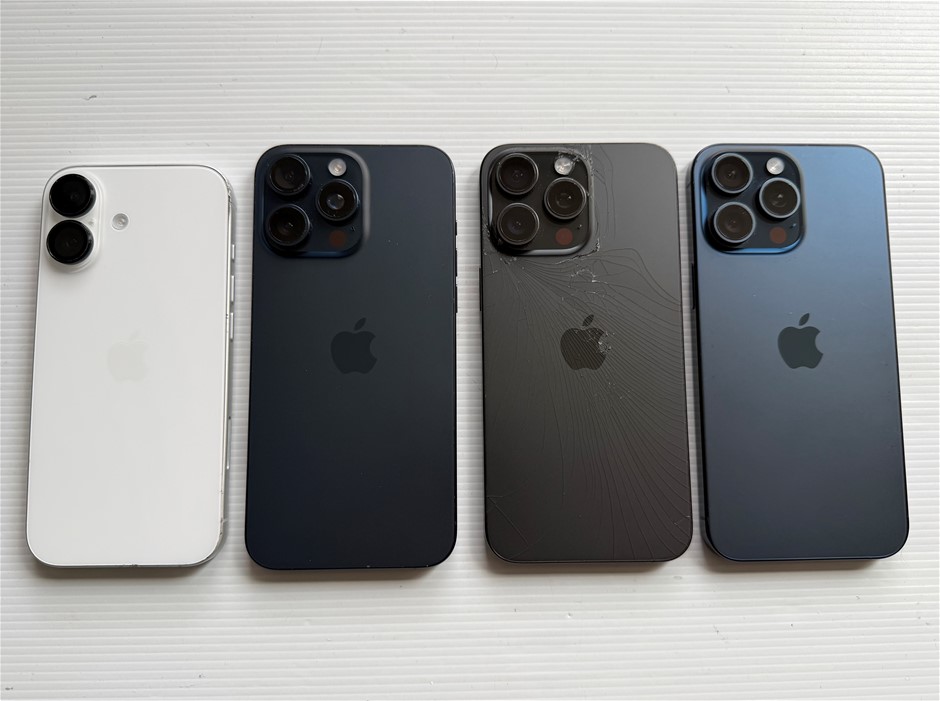 Apple iPhone 17 256Gb / iPhone 15 Pro Max 256Gb - For Parts (Lot of 4)
