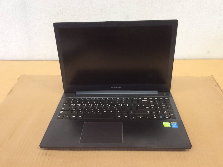 SAMSUNG NT870Z5G-X72S Laptop i7-4720HQ 8GBRAM 256GB Black