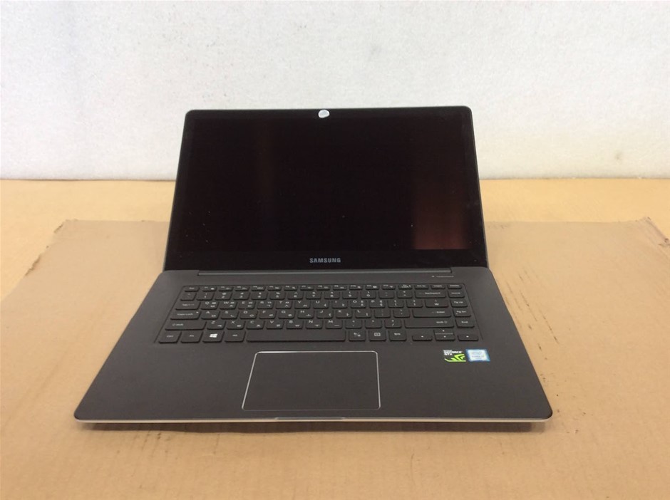 SAMSUNG NT930Z5L-X716 laptop i7-6700HQ 16GBRAM 256GB Black
