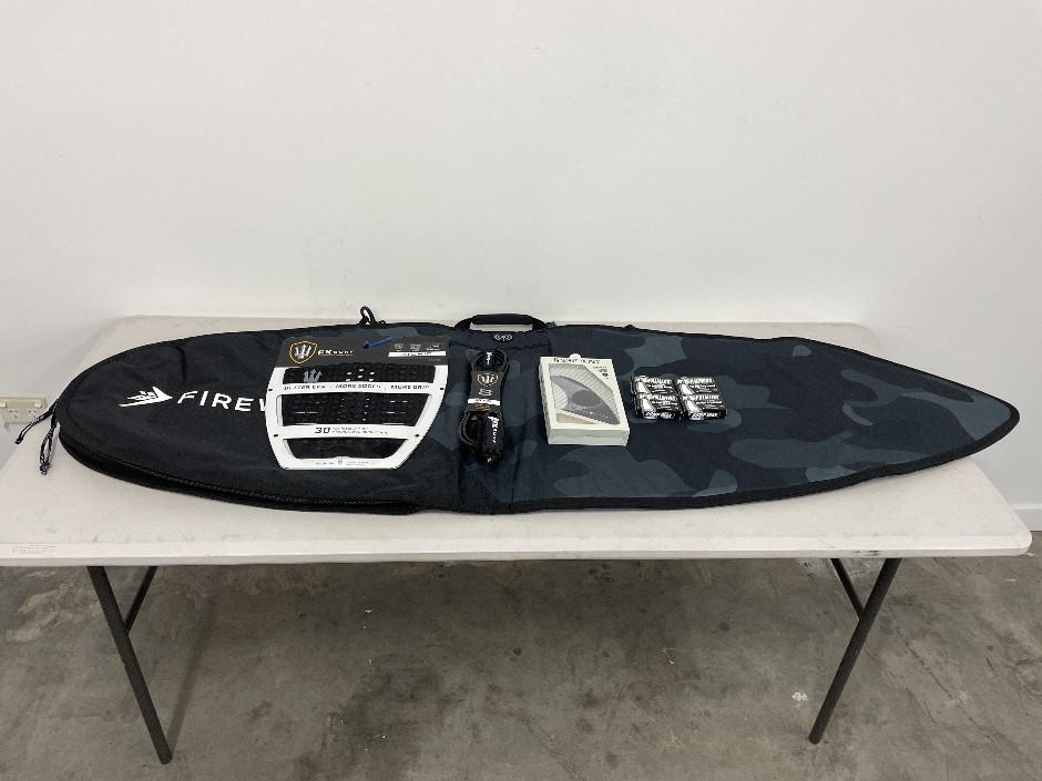 <p>6’0” FireWire Surfboard Bag and Accessories</p>