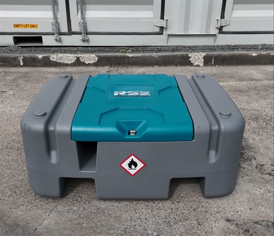1x 210L Fuel Tanks