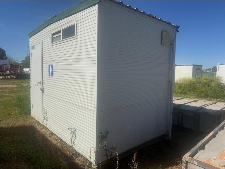 <p>Toilet Block 3.6M x 2.4M **Mildura**</p>