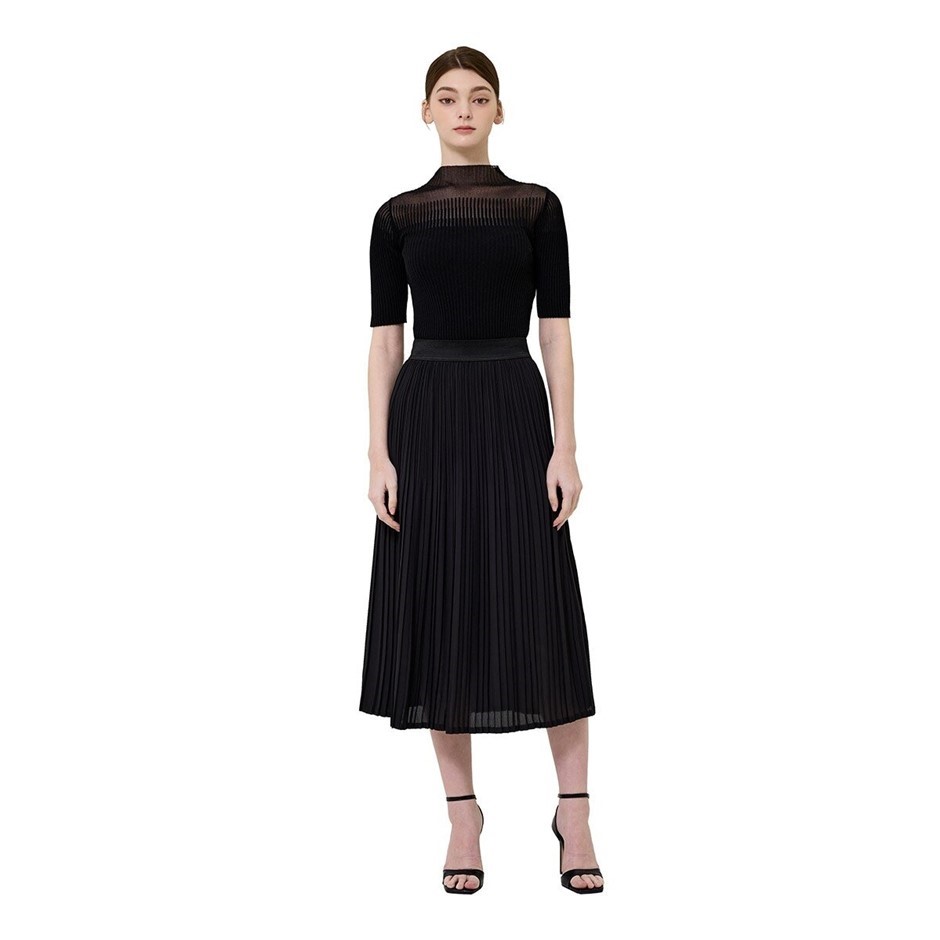 YOICHEU Women's Pleated Skirt, Size S/M, Black.  Buyers Note - Discount Fre