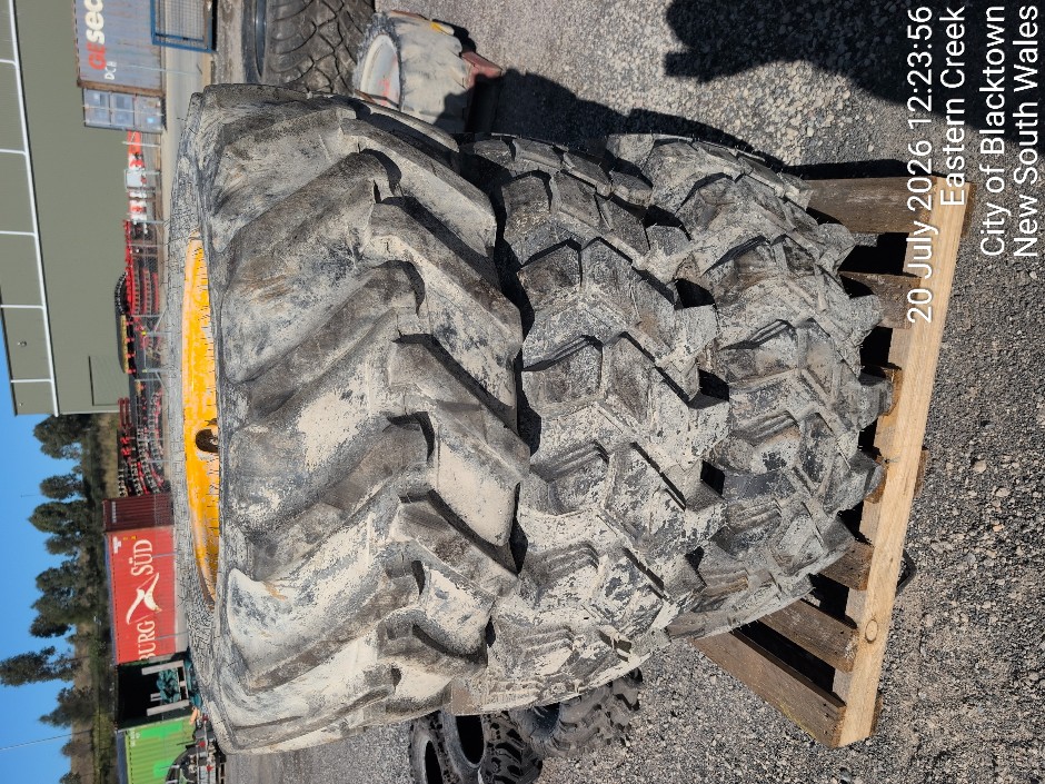 <p>1 x TELEHANDLER WHEEL & TYRE (Site ID: 230)</p>