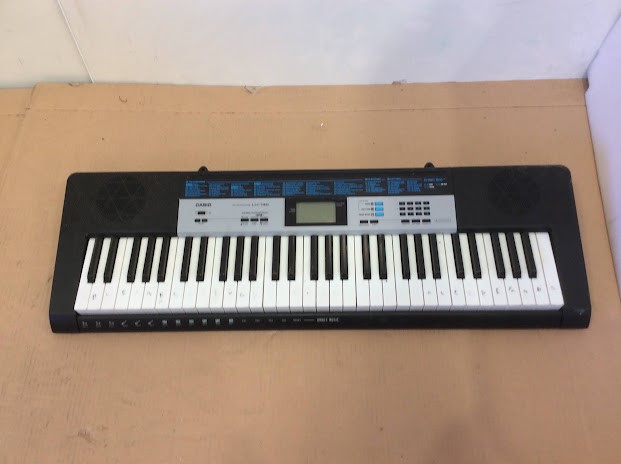 Casio LK-136 Electronic Keyboard