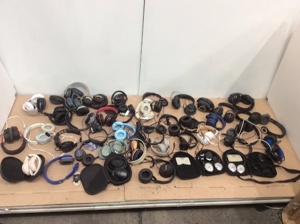 Mix Brand and Model Wired and Wireless Headphones