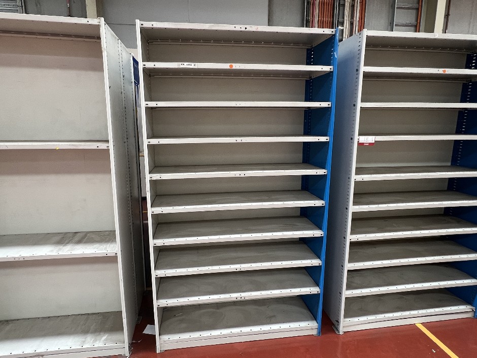 Open metal shelving Double- sided