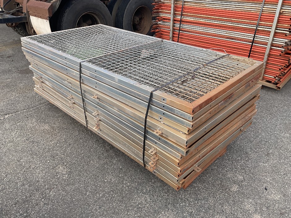 <p>1x Pallet of Fencing Panels</p>